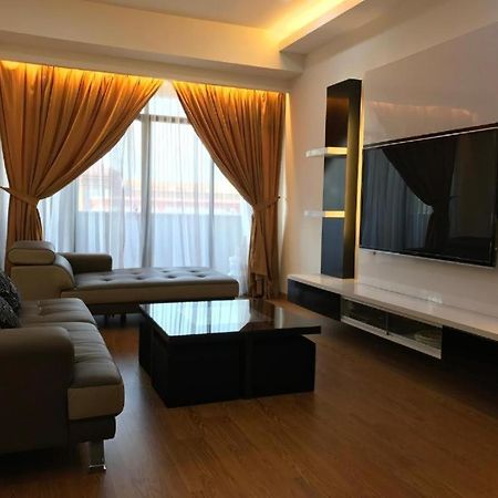 Appartement Suria Mahkota à Malacca Extérieur photo